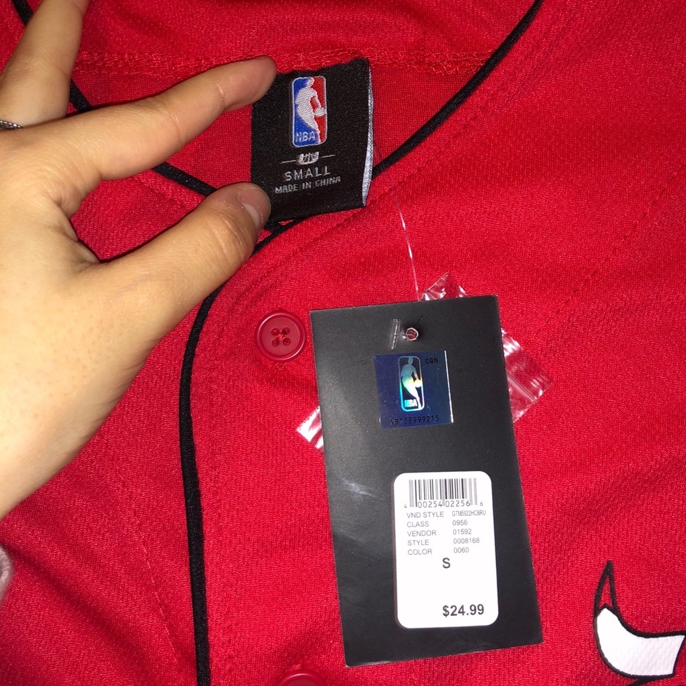 Chicago Bulls Button Down Jersey Shirt - Picture 2 of 3